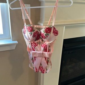 Victorias Secret Bustier Size 34B w/ matching undies NWOT